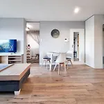 Classy - - Solano & Azymut * غدينيا